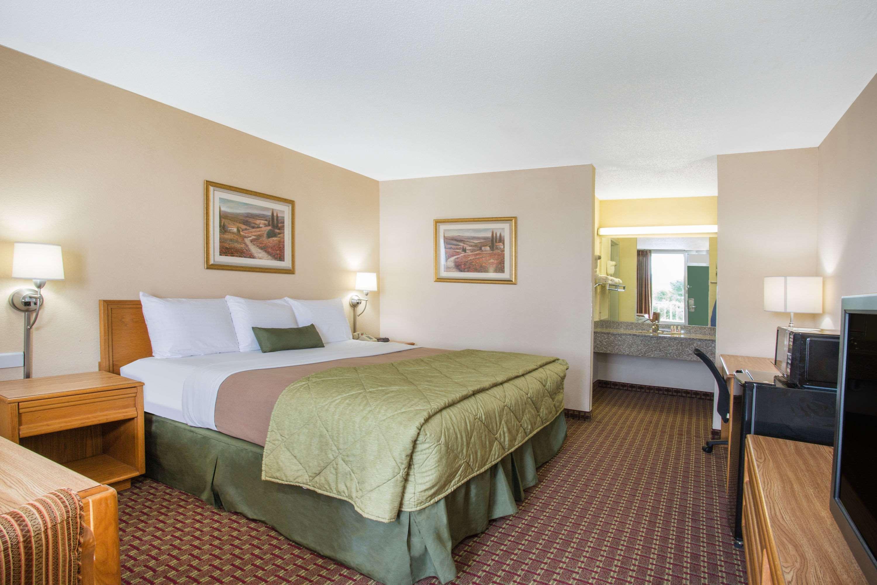 Ramada By Wyndham Wytheville Exteriér fotografie