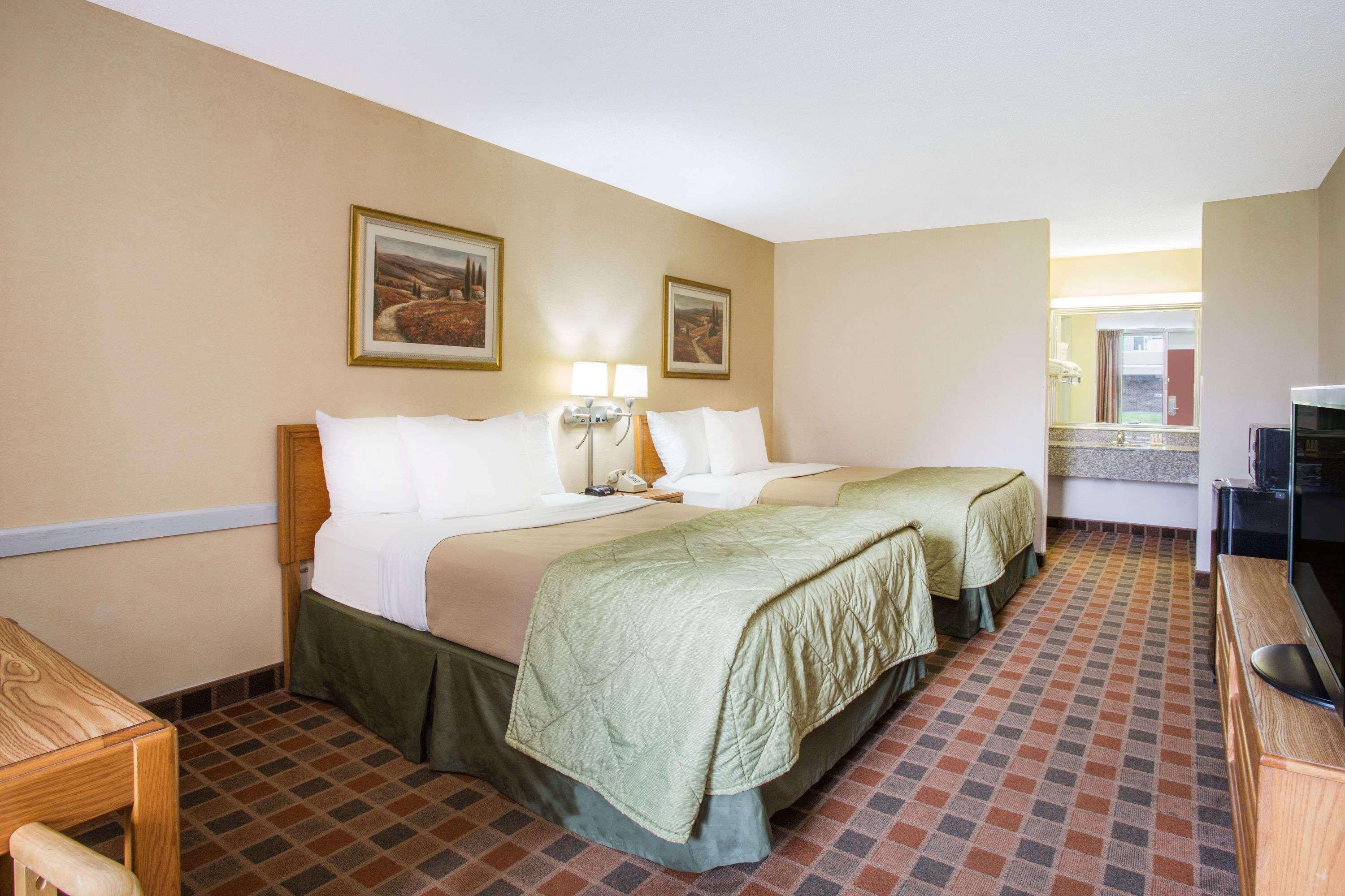 Ramada By Wyndham Wytheville Exteriér fotografie
