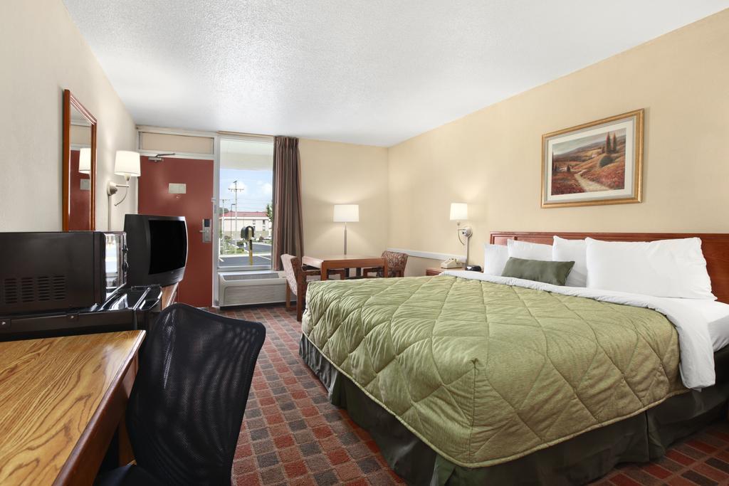 Ramada By Wyndham Wytheville Exteriér fotografie