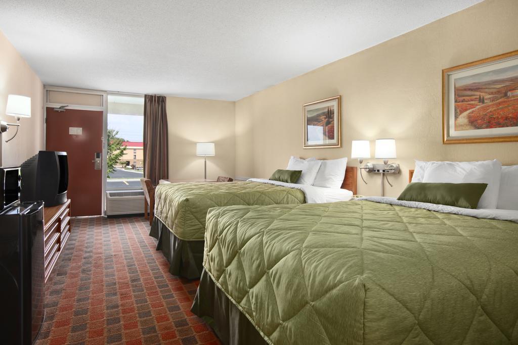 Ramada By Wyndham Wytheville Exteriér fotografie