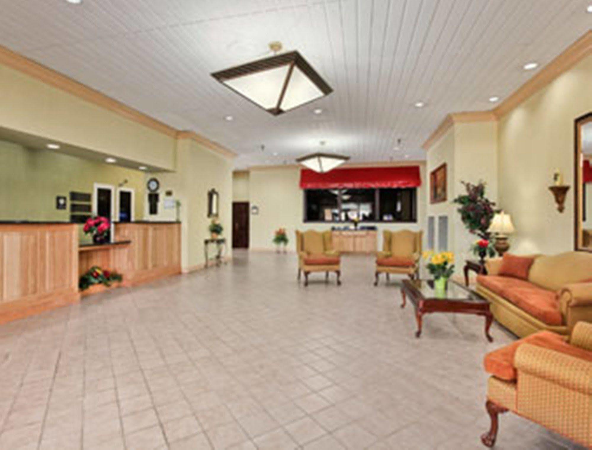 Ramada By Wyndham Wytheville Exteriér fotografie