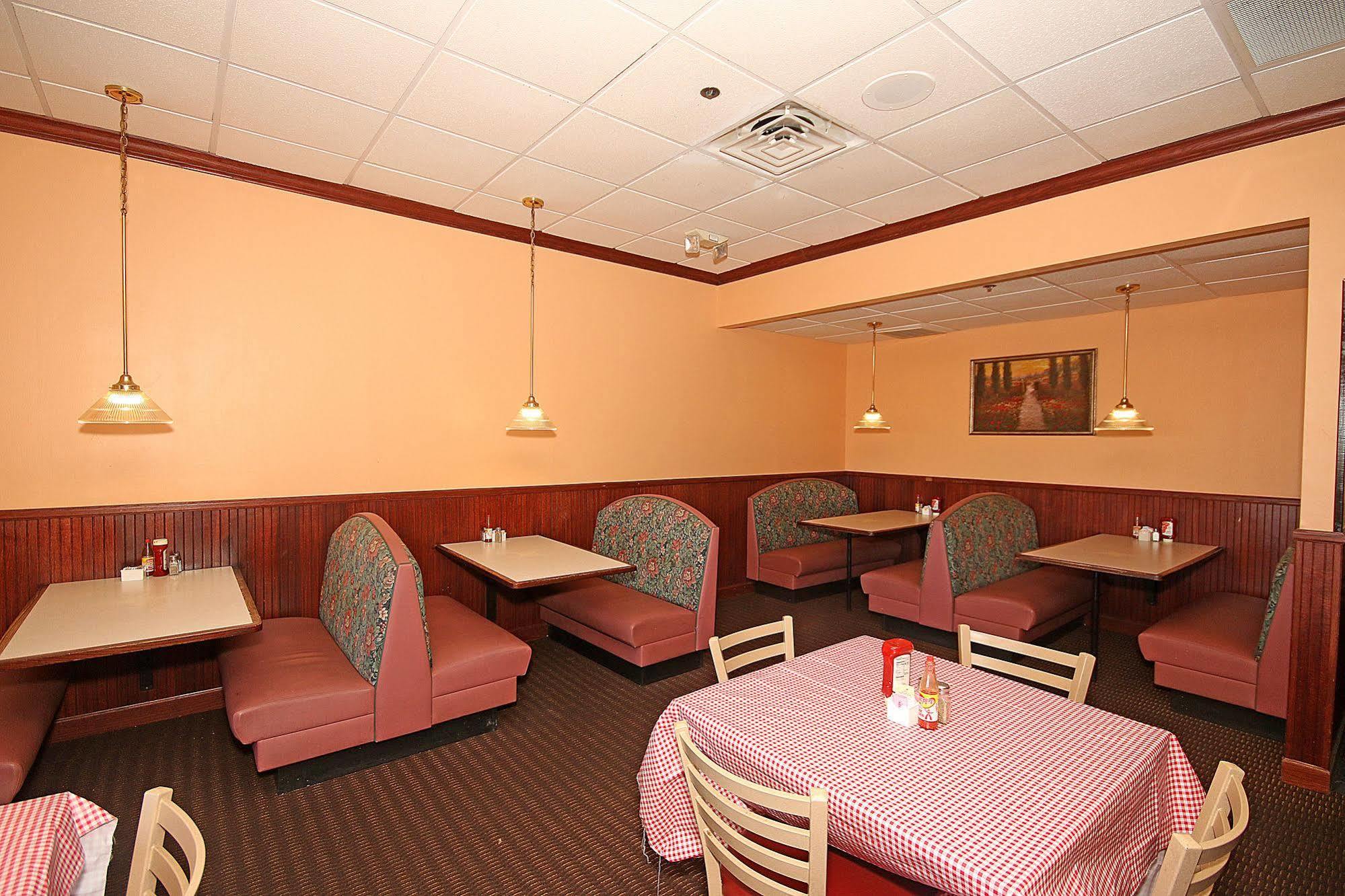 Ramada By Wyndham Wytheville Exteriér fotografie