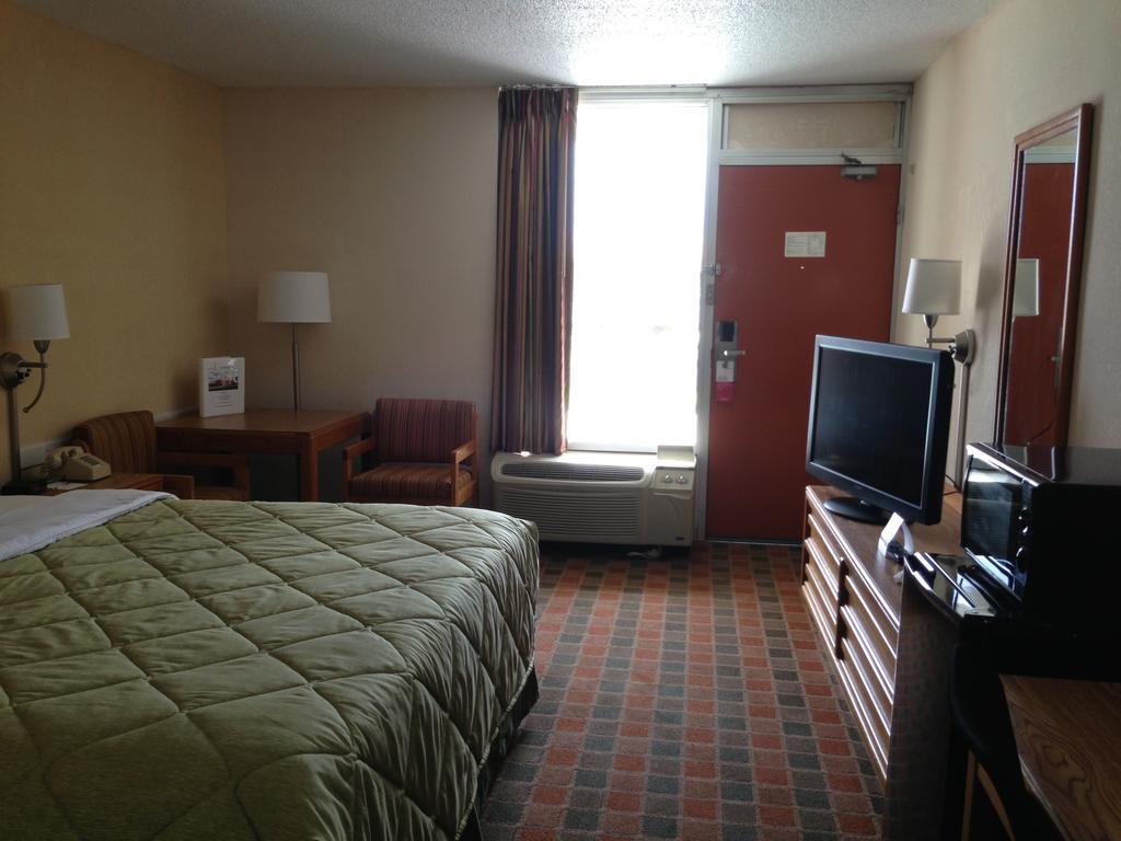 Ramada By Wyndham Wytheville Exteriér fotografie
